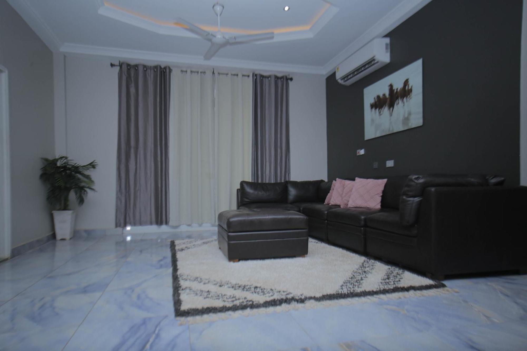 Adonai Luxe Apartment Tema Buitenkant foto