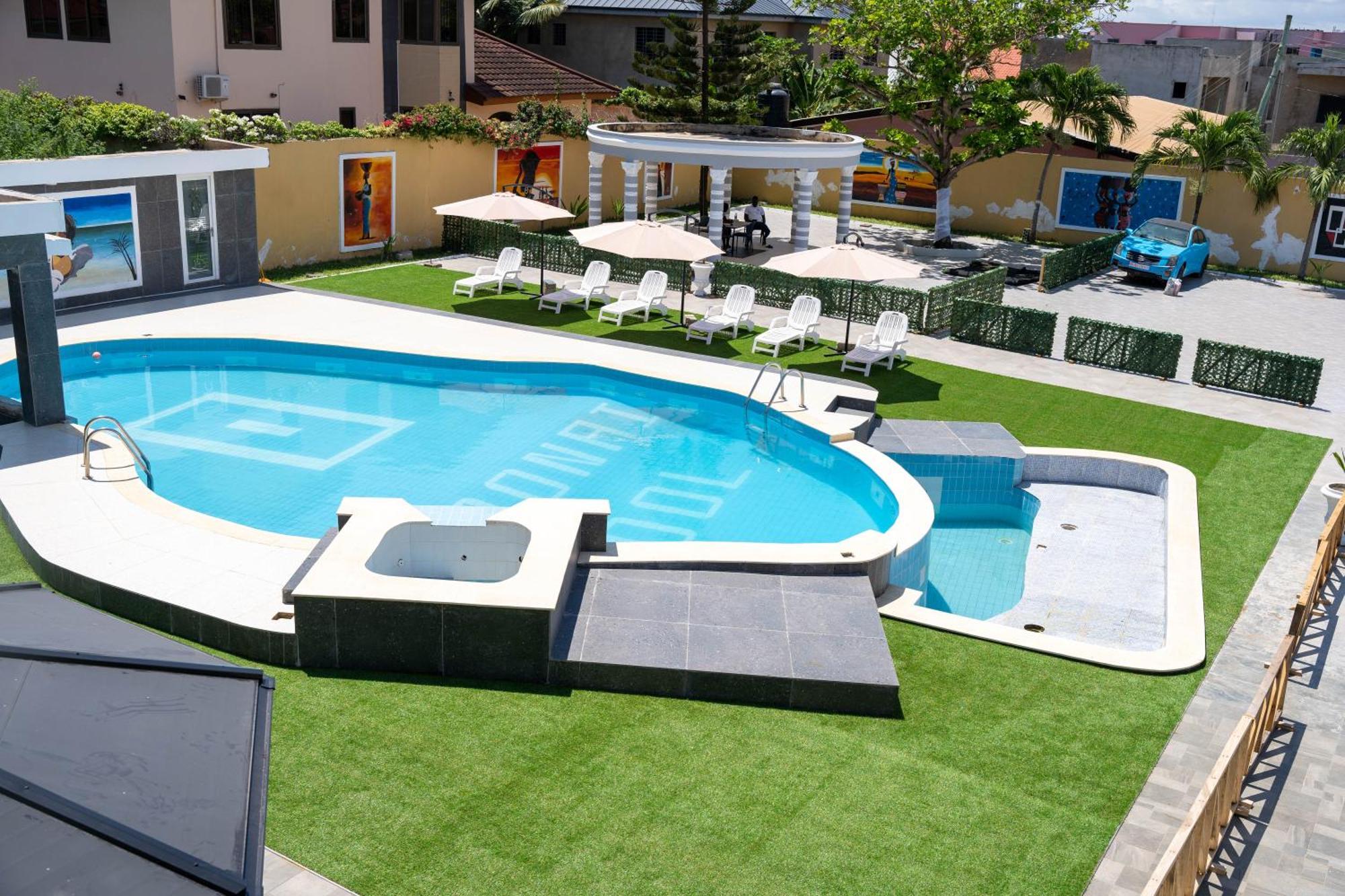 Adonai Luxe Apartment Tema Buitenkant foto